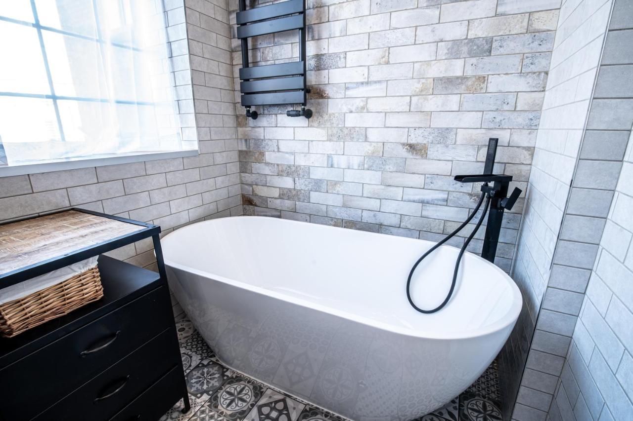Vip 3Br Grade2 Luxurious Industrial House With Wood Fire, Electric Blinds And Big Cast Iron Windows In The Heart Of The Jq Villa Birmingham Kültér fotó