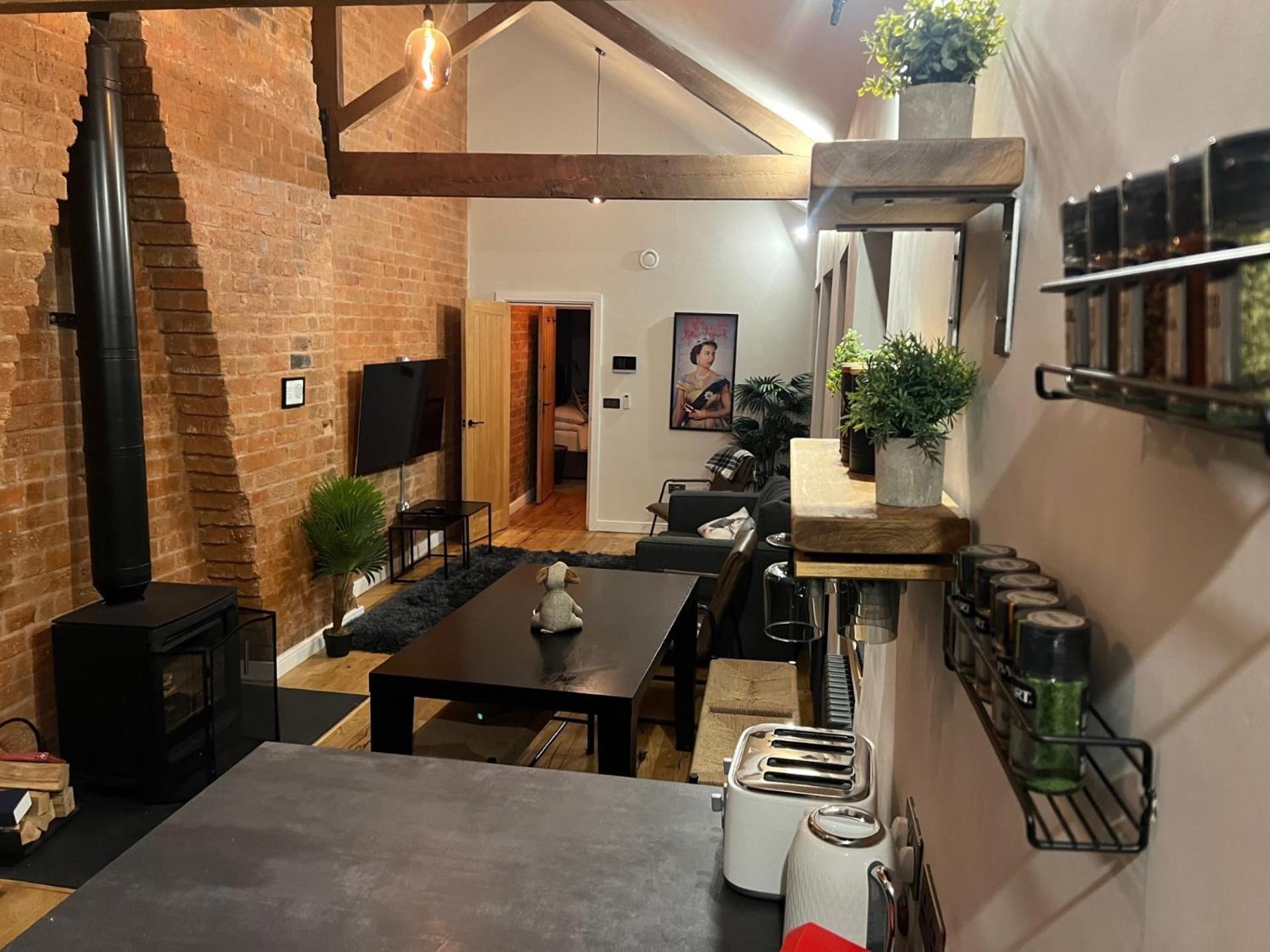 Vip 3Br Grade2 Luxurious Industrial House With Wood Fire, Electric Blinds And Big Cast Iron Windows In The Heart Of The Jq Villa Birmingham Kültér fotó