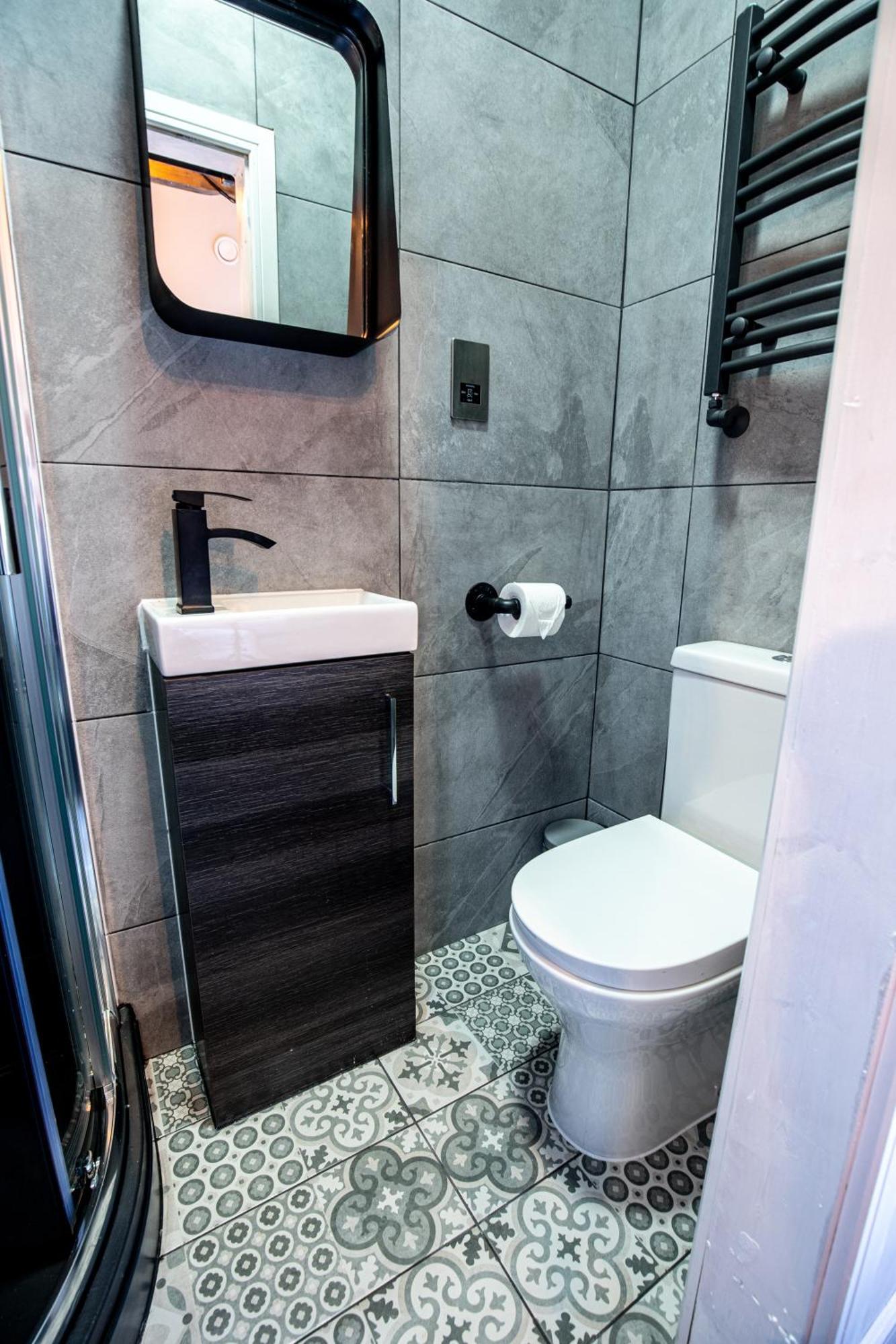 Vip 3Br Grade2 Luxurious Industrial House With Wood Fire, Electric Blinds And Big Cast Iron Windows In The Heart Of The Jq Villa Birmingham Kültér fotó