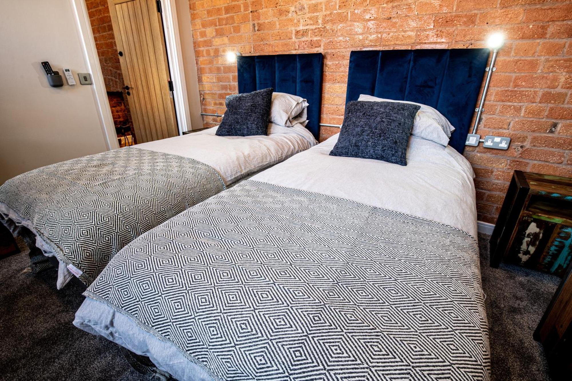 Vip 3Br Grade2 Luxurious Industrial House With Wood Fire, Electric Blinds And Big Cast Iron Windows In The Heart Of The Jq Villa Birmingham Kültér fotó