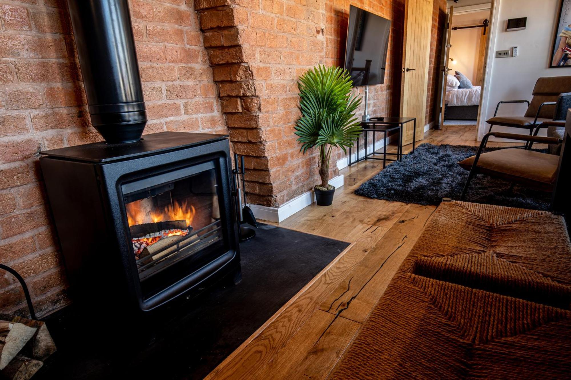 Vip 3Br Grade2 Luxurious Industrial House With Wood Fire, Electric Blinds And Big Cast Iron Windows In The Heart Of The Jq Villa Birmingham Kültér fotó